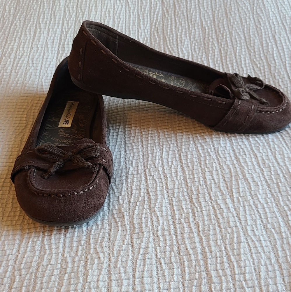 American Eagle brown suede moccasins